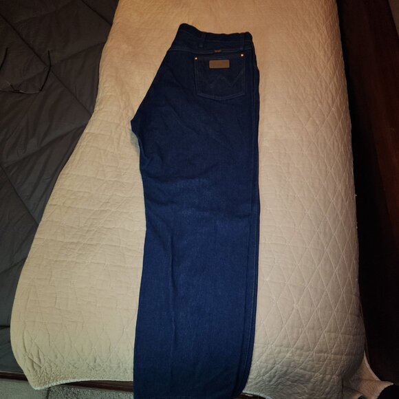 Men''s Wrangler Big and Tall 44 x 32 - Picture 3 of 6